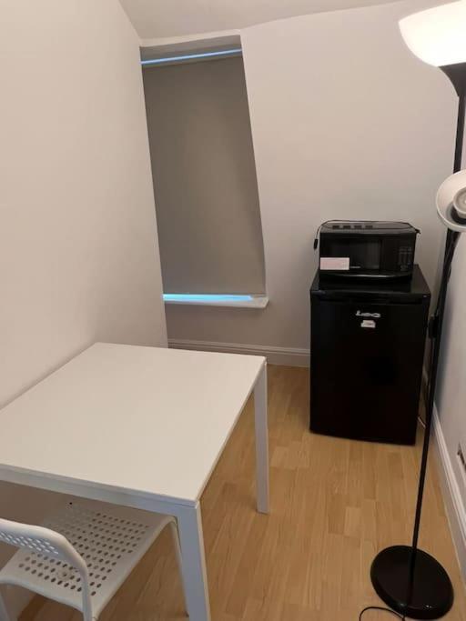 001- Lovely 3-Bedroom Very Close To Oxford Street Londra Esterno foto
