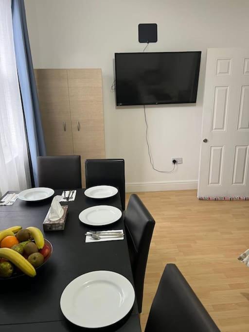 001- Lovely 3-Bedroom Very Close To Oxford Street Londra Esterno foto