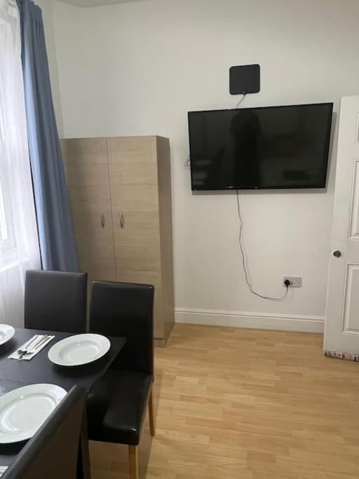 001- Lovely 3-Bedroom Very Close To Oxford Street Londra Esterno foto