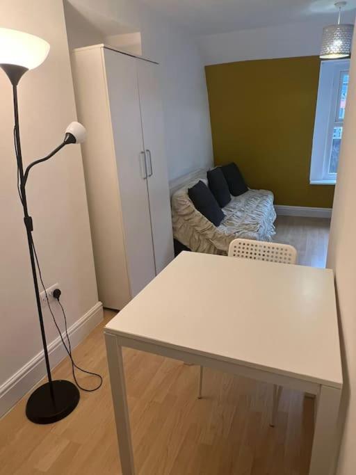 001- Lovely 3-Bedroom Very Close To Oxford Street Londra Esterno foto
