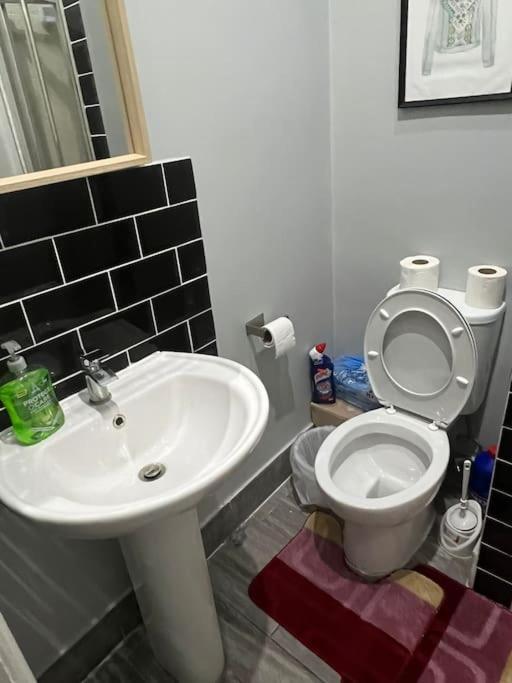 001- Lovely 3-Bedroom Very Close To Oxford Street Londra Esterno foto